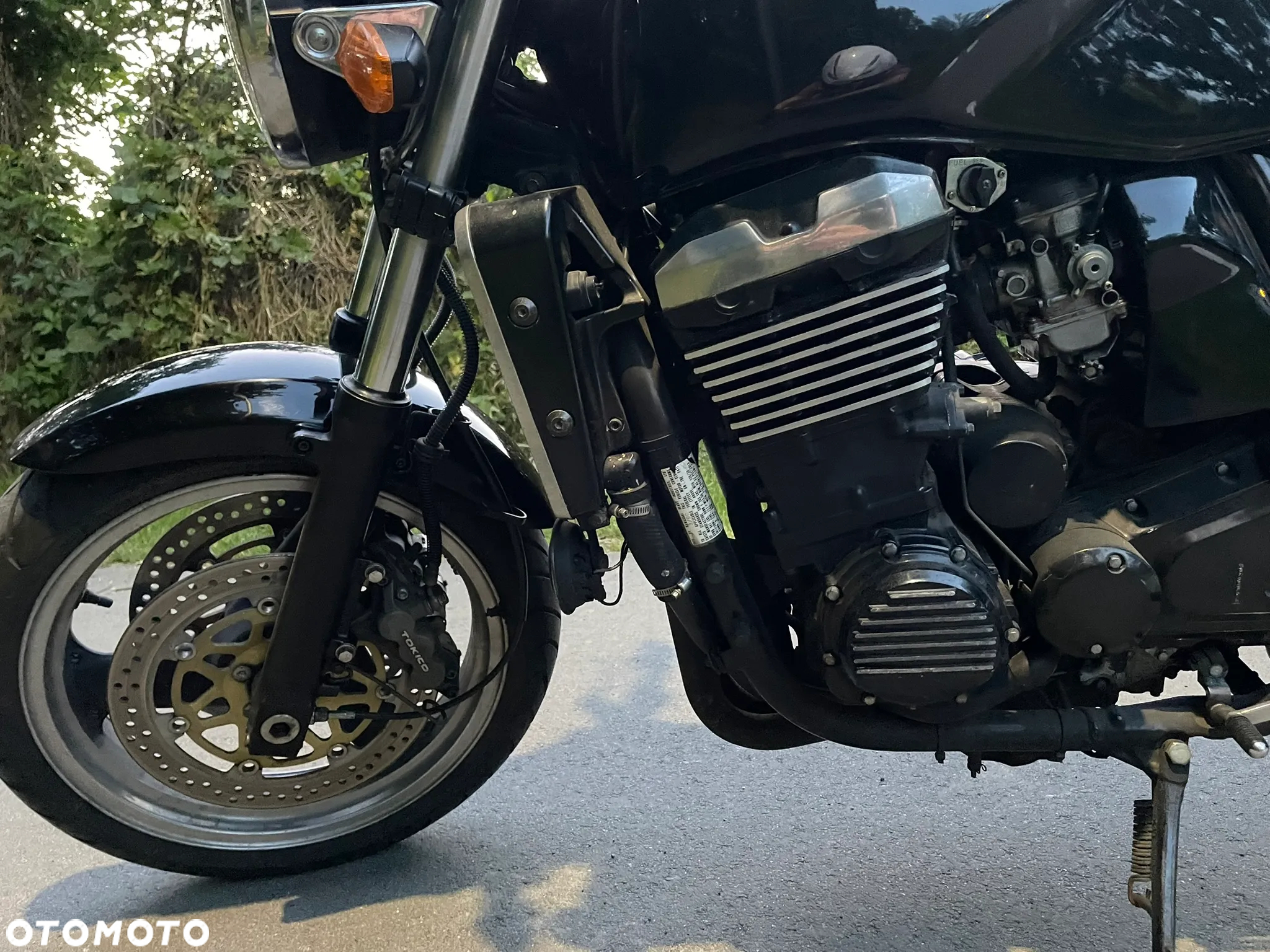 Kawasaki ZRX - 11