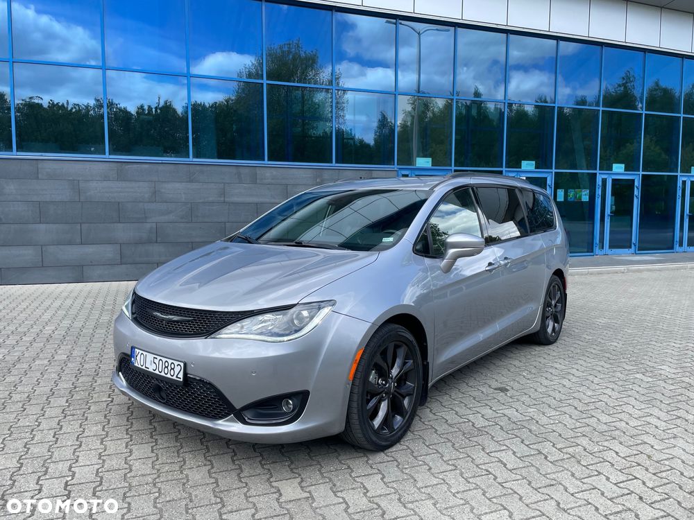 Chrysler Pacifica - 15