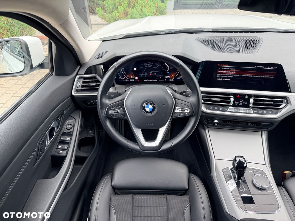BMW Seria 3 318i - 17