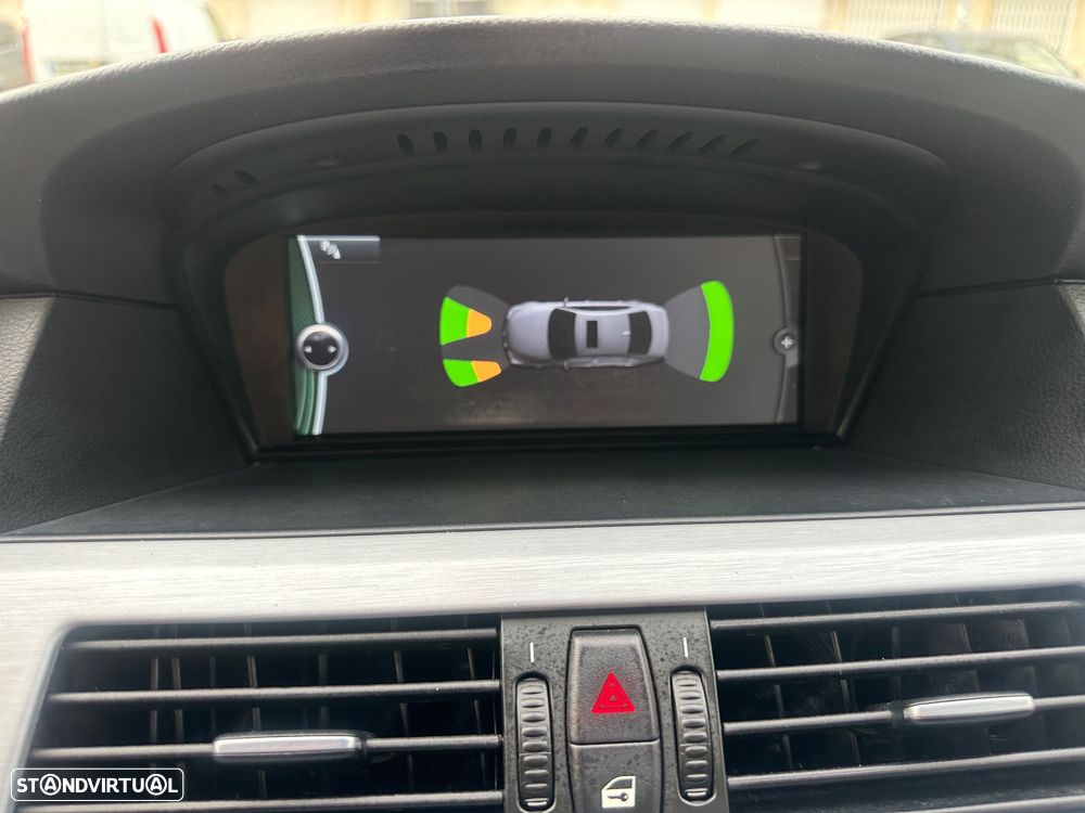 BMW 520 dA Executive - 34
