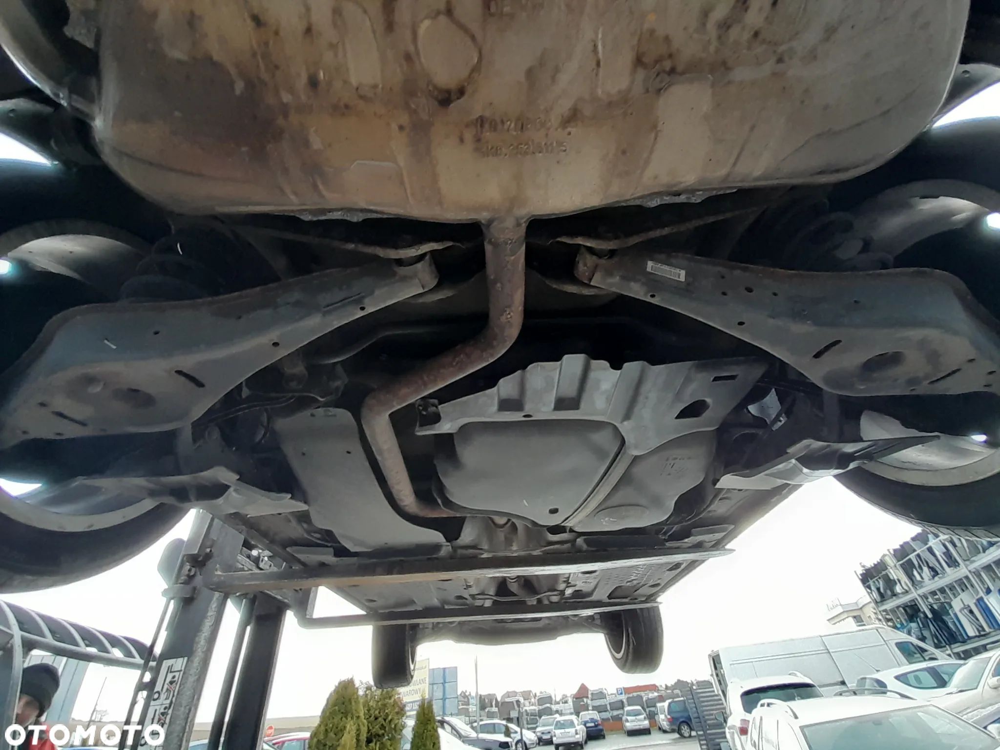 AUDI A3 8P LIFT 10R WÓZEK SANKI TYLNEGO ZAWIESZENIA - 1