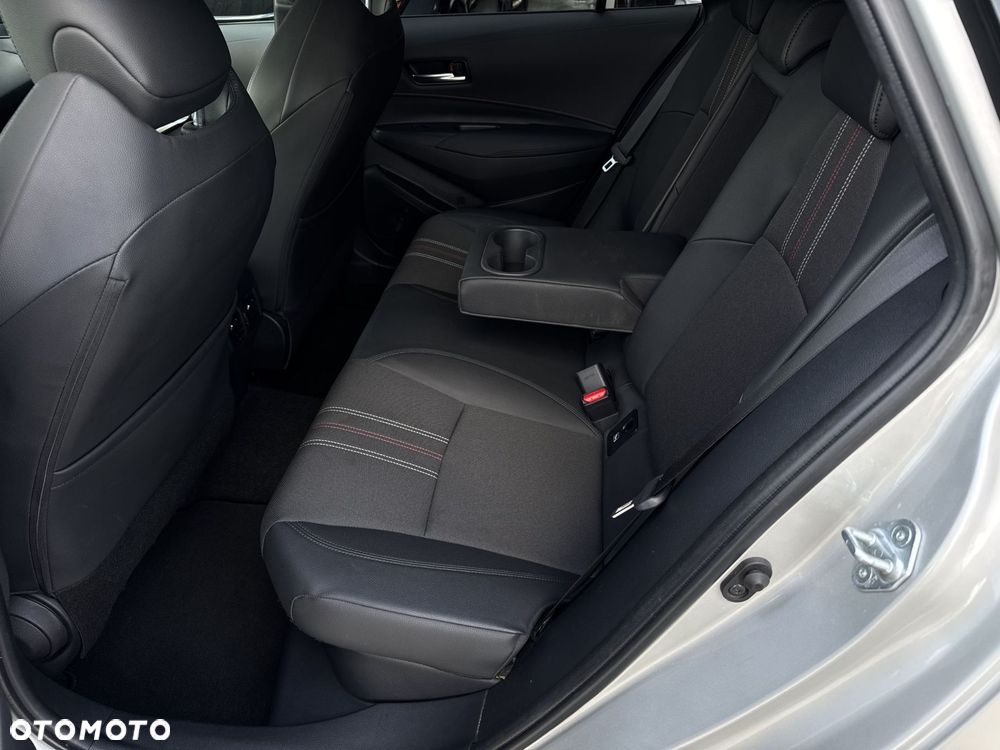 Toyota Corolla 2.0 Hybrid GR Sport - 33