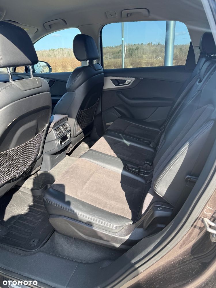 Audi Q7 - 11