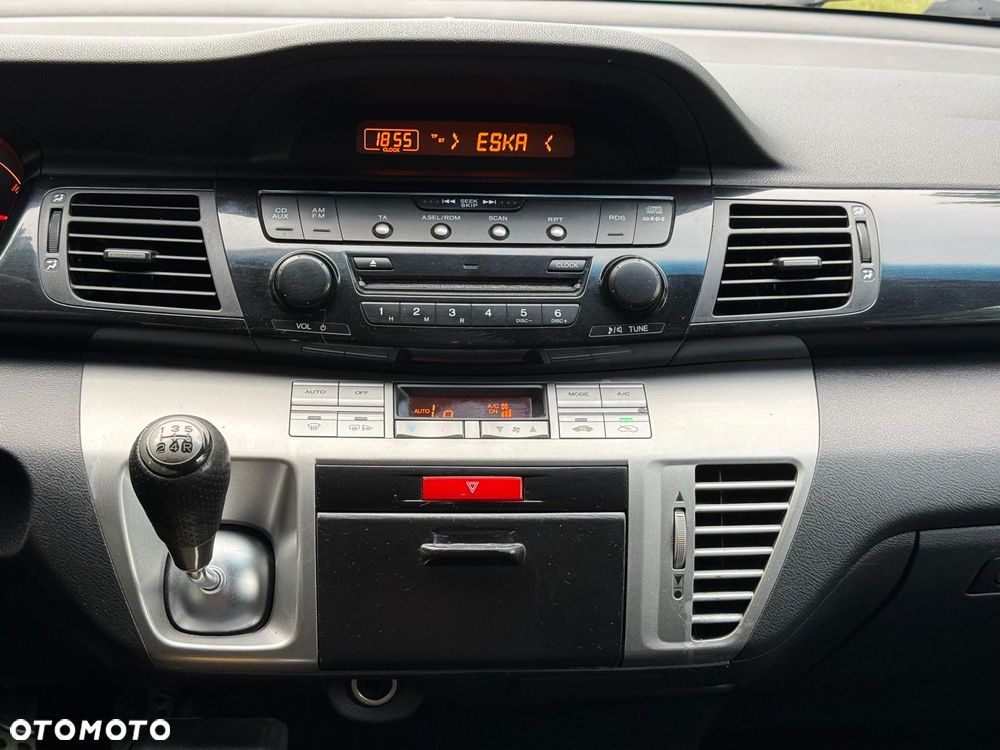 Honda FR-V 1.7 - 12