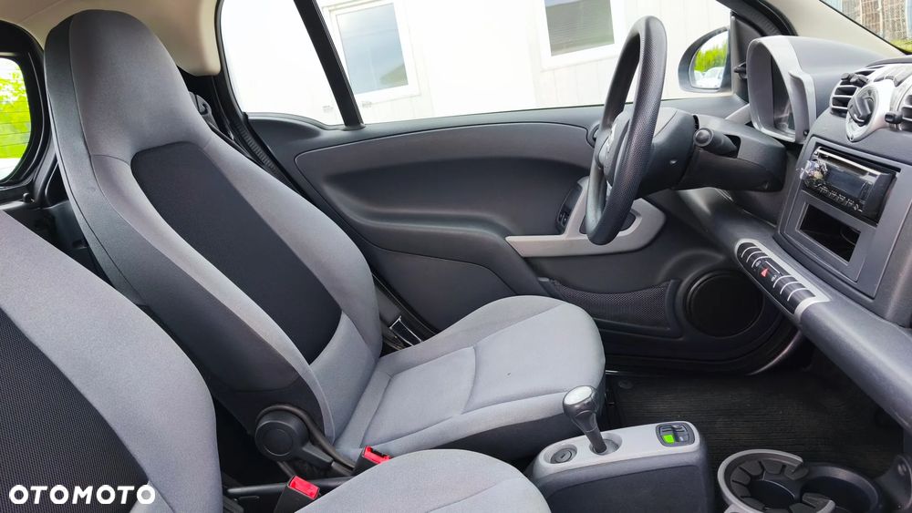 Smart Fortwo softouch black&white limited micro hybrid drive - 19