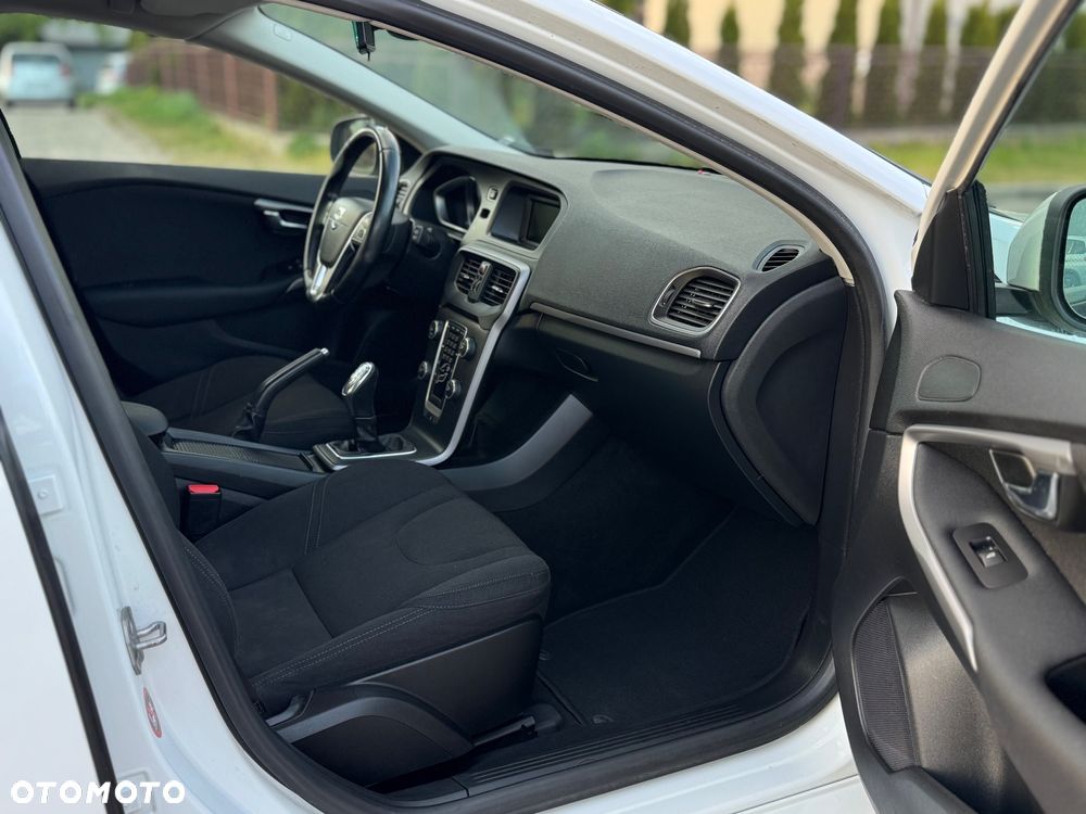 Volvo V40 D2 - 10