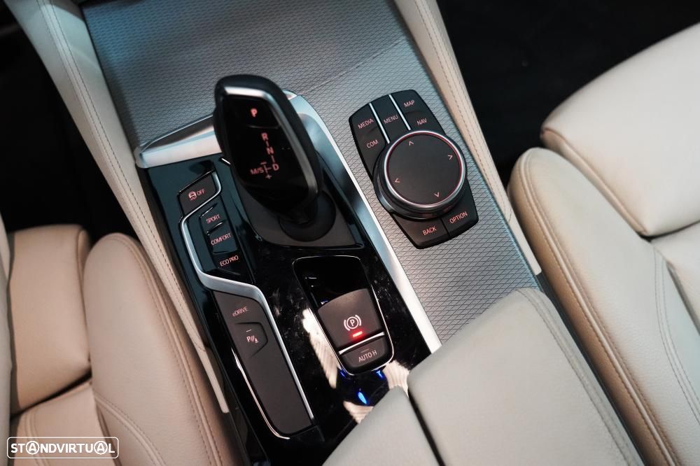 BMW 530 e iPerformance Pack M — fotografia 14