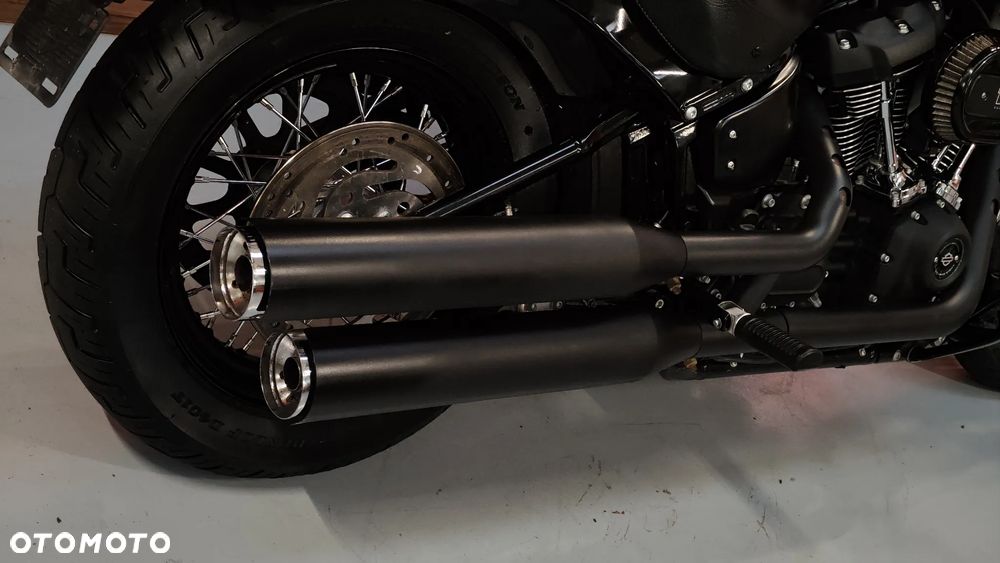 Harley-Davidson Softail Street Bob - 12