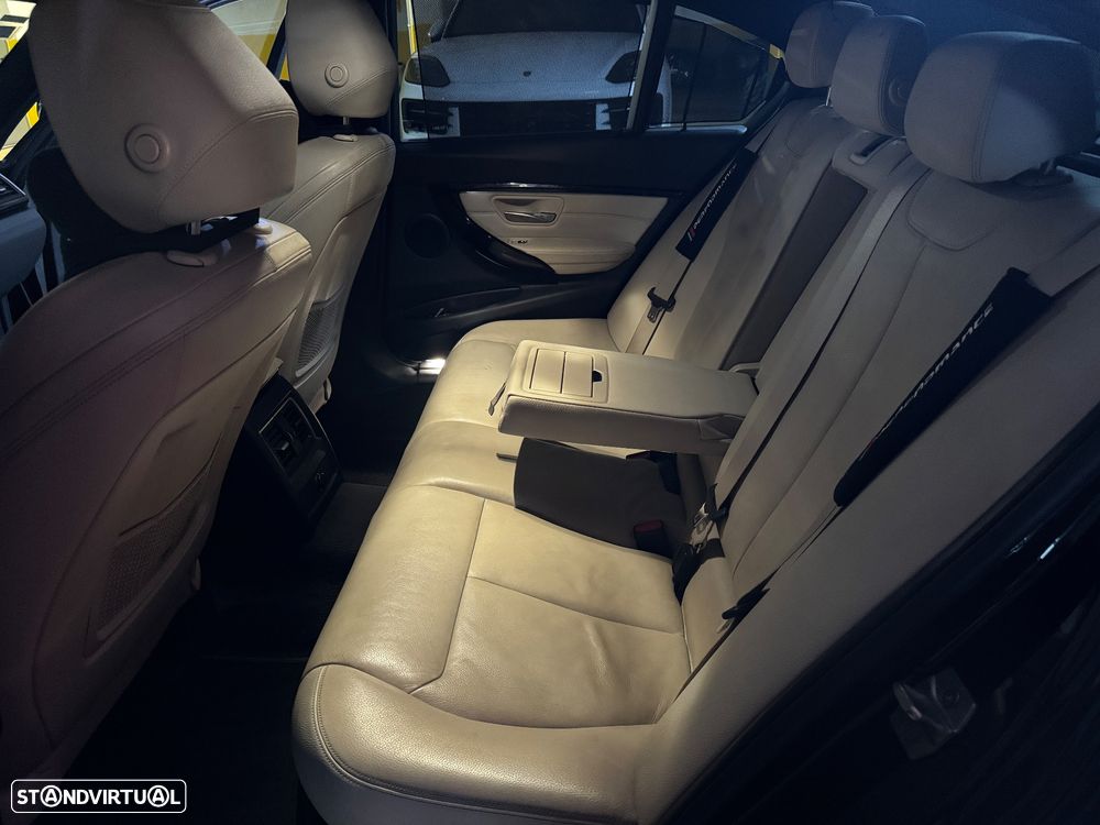 BMW 330 e iPerformance Line Luxury - 23