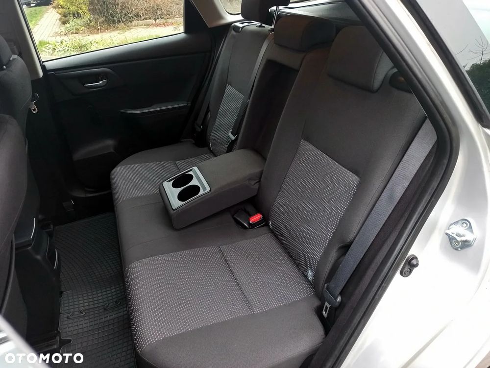 Toyota Auris 1.4 D-4D Business Edition - 22
