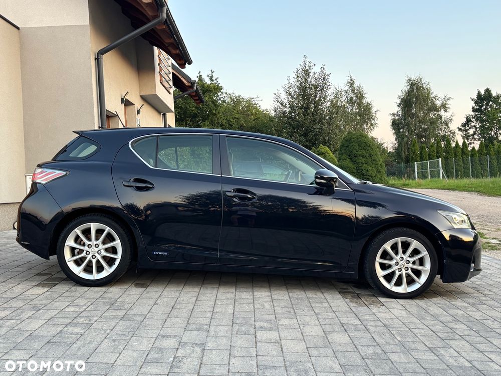 Lexus CT 200h Prestige - 10