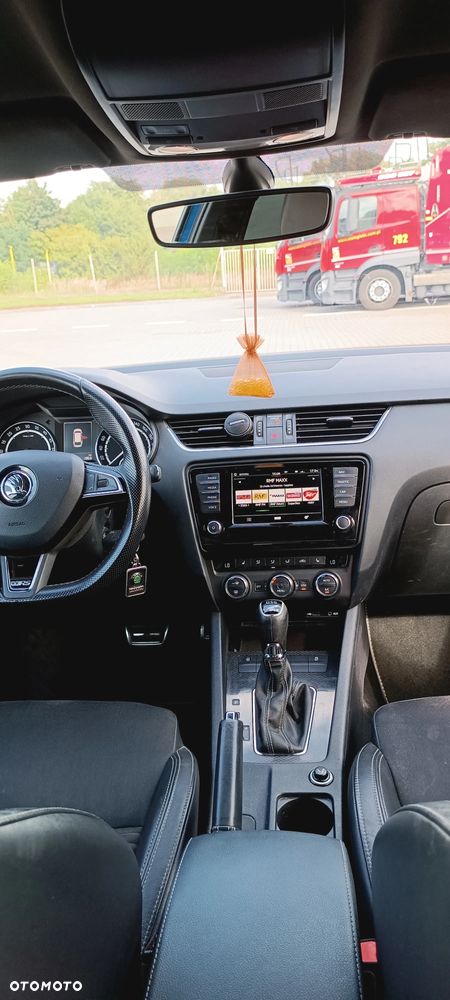 Skoda Octavia Combi 2.0 TDI (Green tec) DSG RS - 12