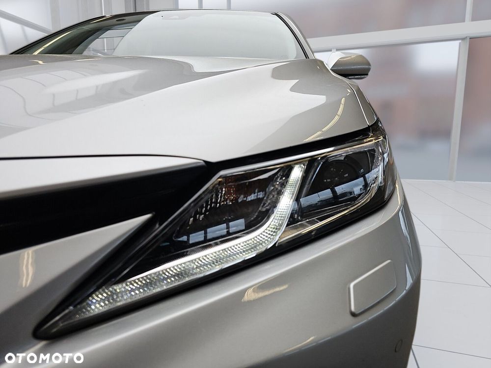 Toyota Camry 2.5 Hybrid Comfort CVT - 27