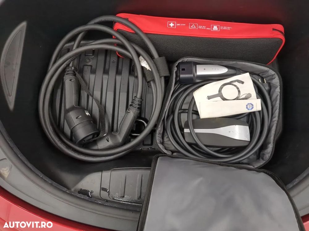 Tesla Model 3 Langstreckenbatterie Allradantrieb Dual Motor - 29