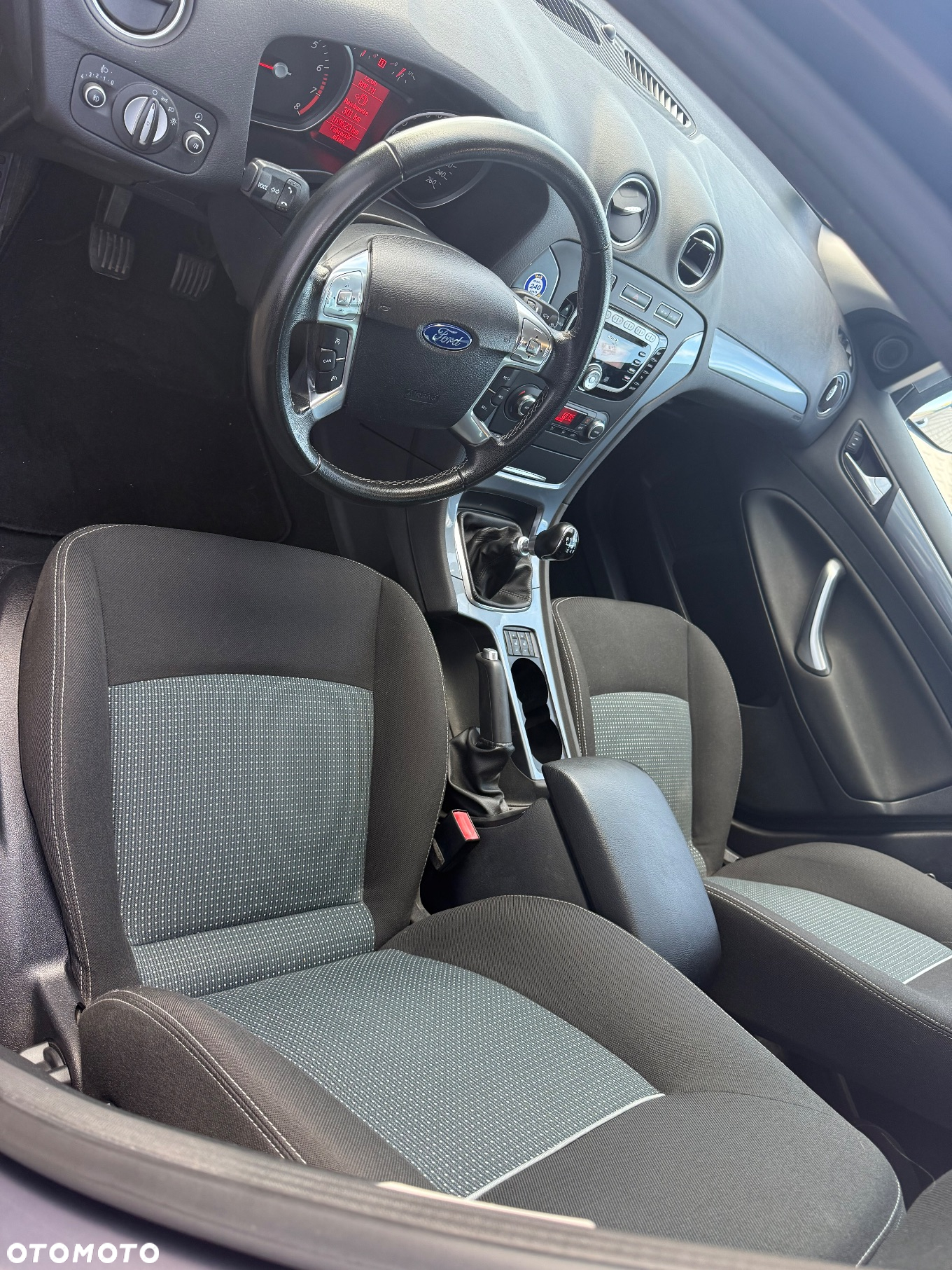 Ford Mondeo 1.6 T Ambiente - 31