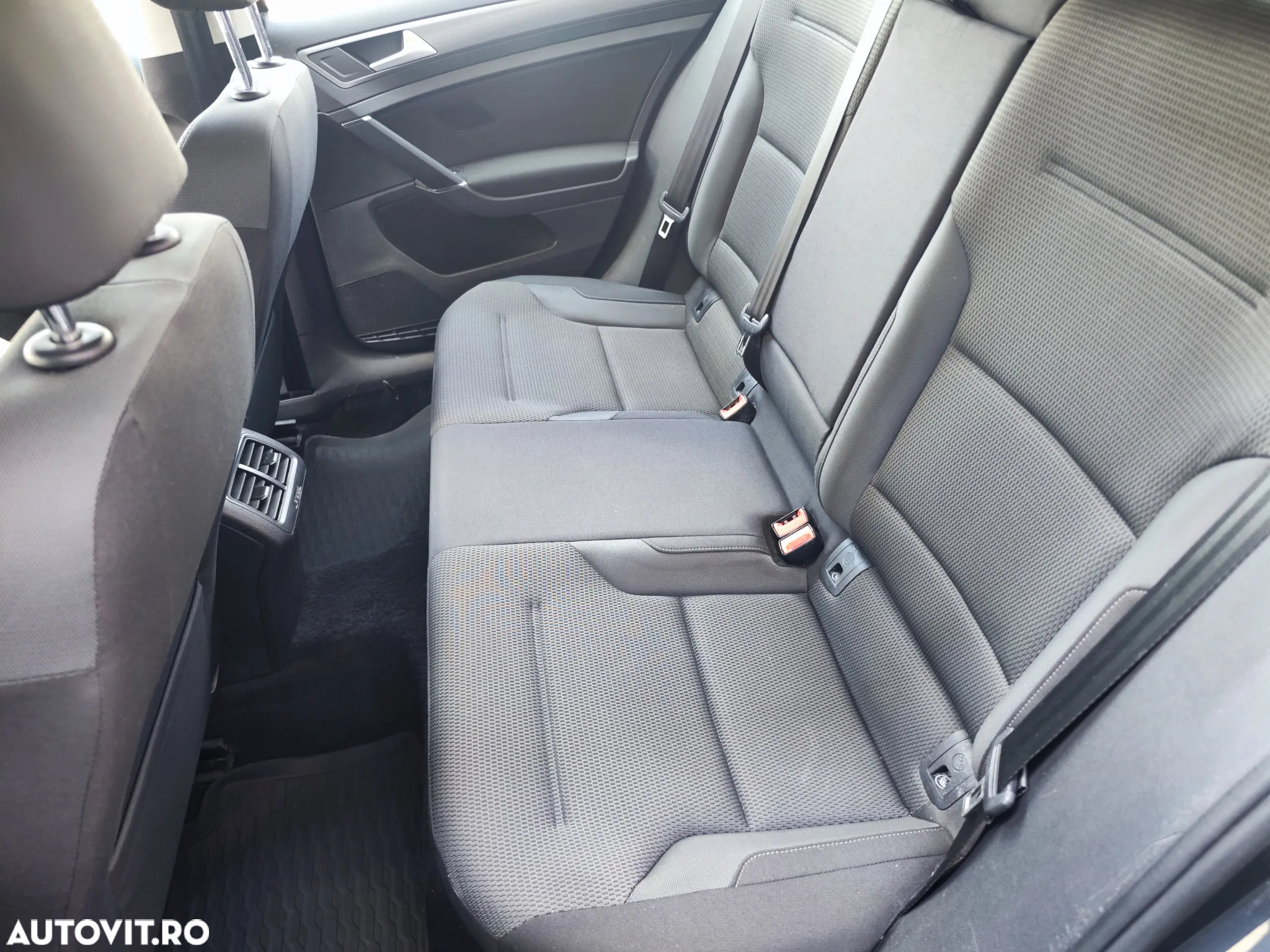 Volkswagen Golf 1.6 TDI Comfortline - 13
