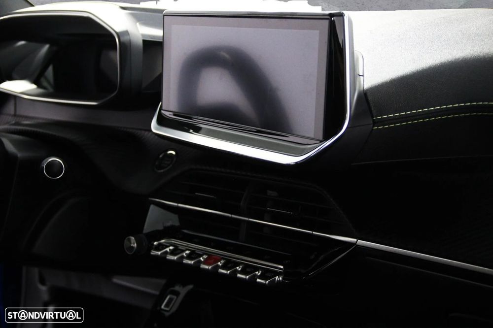 Peugeot e-2008 50 kWh GT - 8