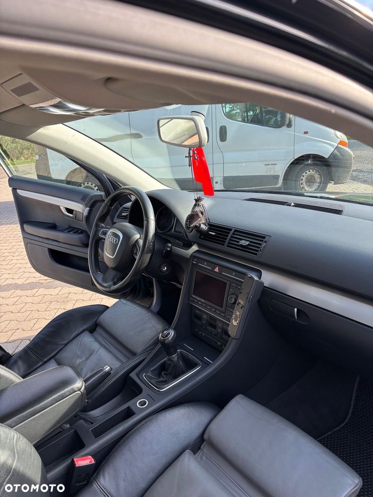 Audi A4 Limousine - 15