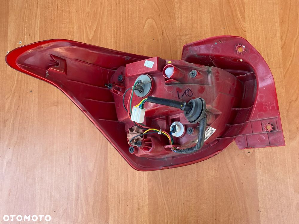 LAMPA TYŁ TYLNA PRAWA LUB LEWA HYUNDAI I10 II - 19