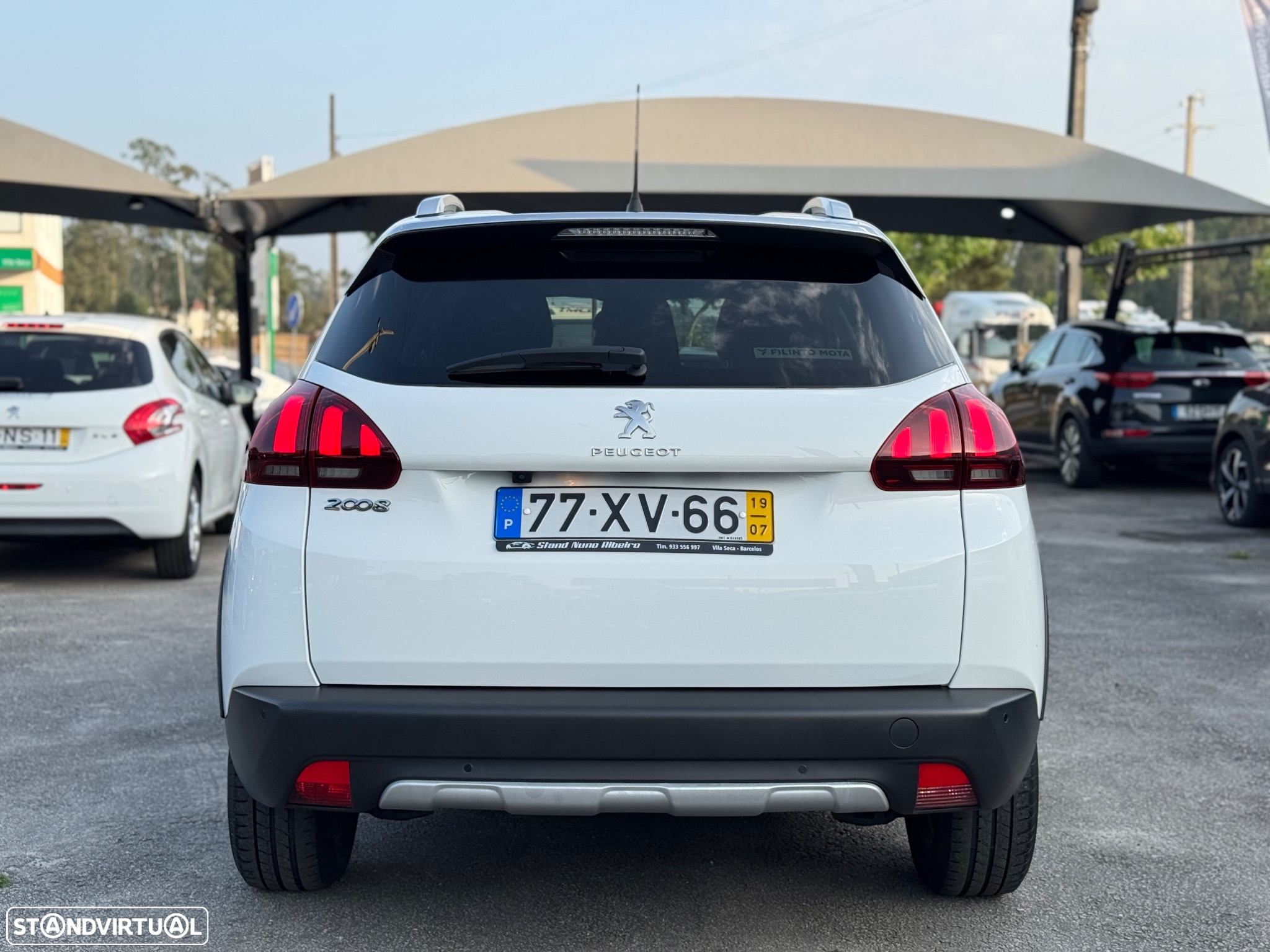 Peugeot 2008 1.2 PureTech Allure - 8