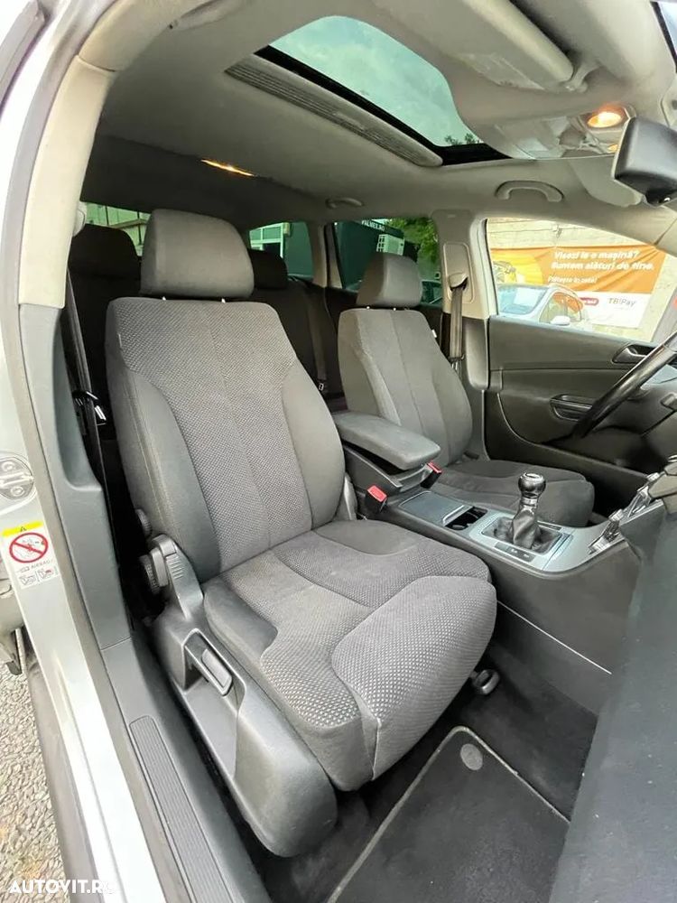 Volkswagen Passat - 11