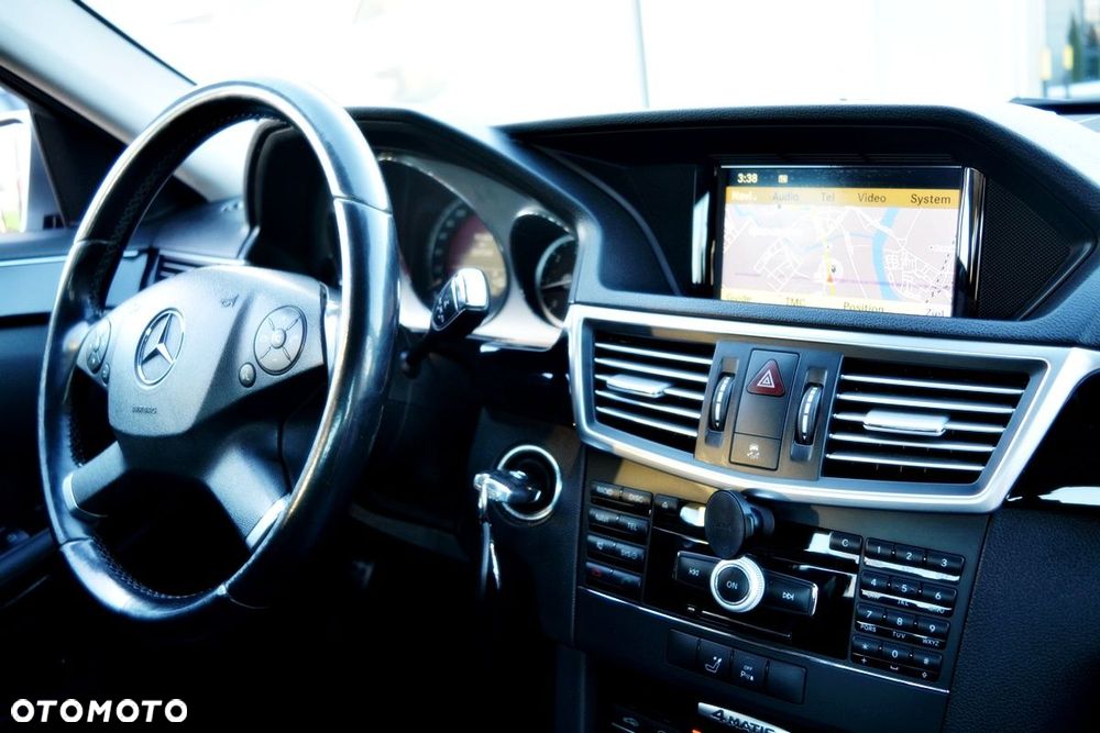 Mercedes-Benz Klasa E 350 CDI DPF 4Matic BlueEFFICIENCY 7G-TRONIC Avantgarde - 15