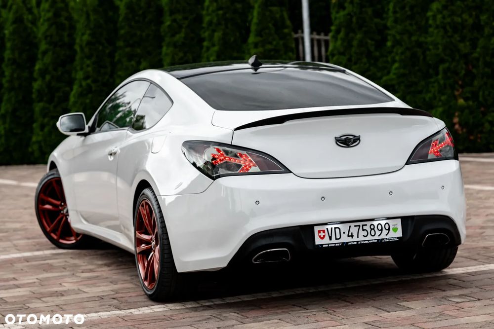 Hyundai Genesis Coupe 2.0 T - 9