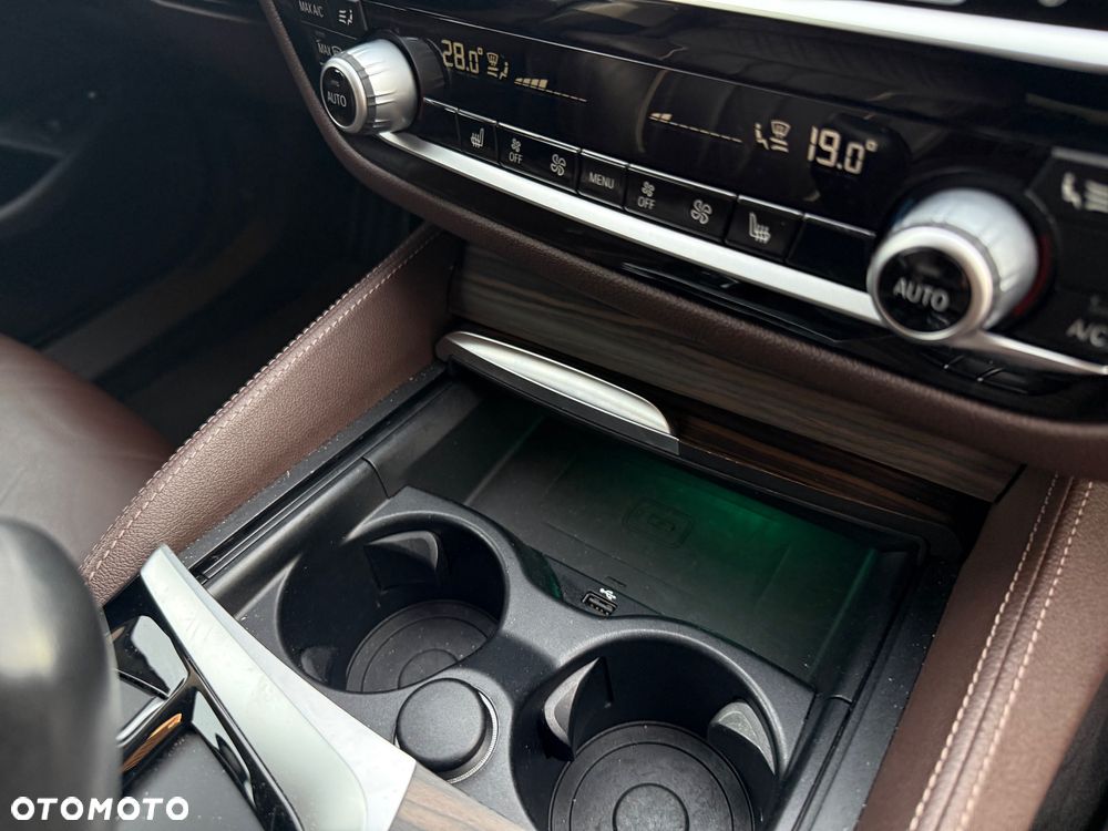 BMW Seria 5 530e iPerformance GPF Sport - 22