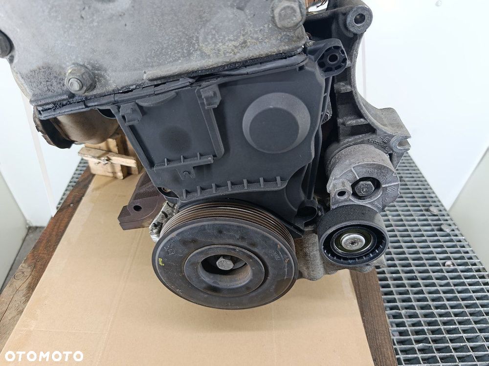 SILNIK RENAULT SCENIC II K4M812 1.6 16V - 8