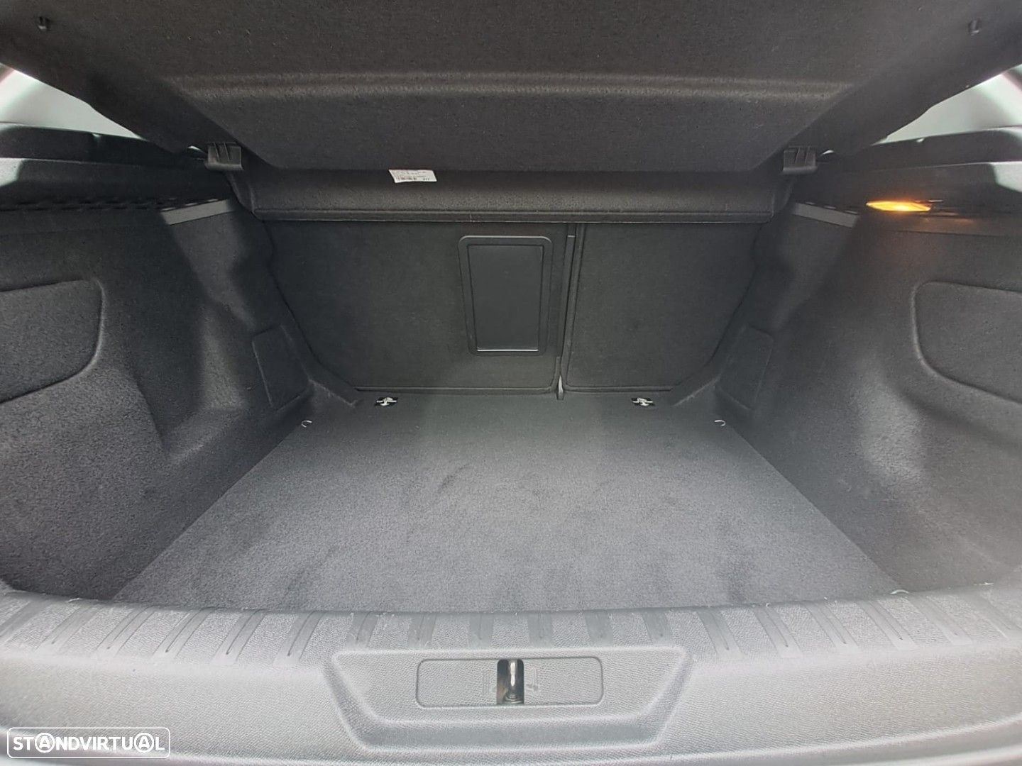 Peugeot 308 1.2 PureTech Allure - 17