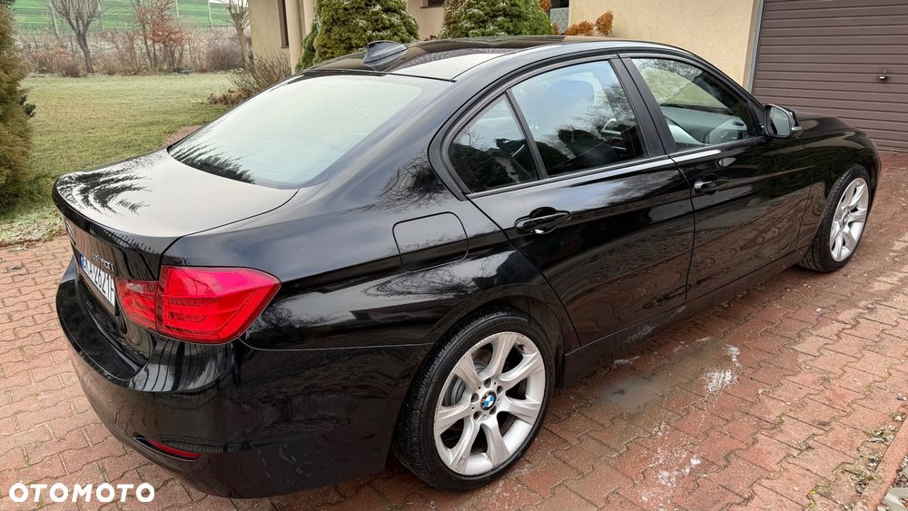 BMW Seria 3 320i xDrive - 4