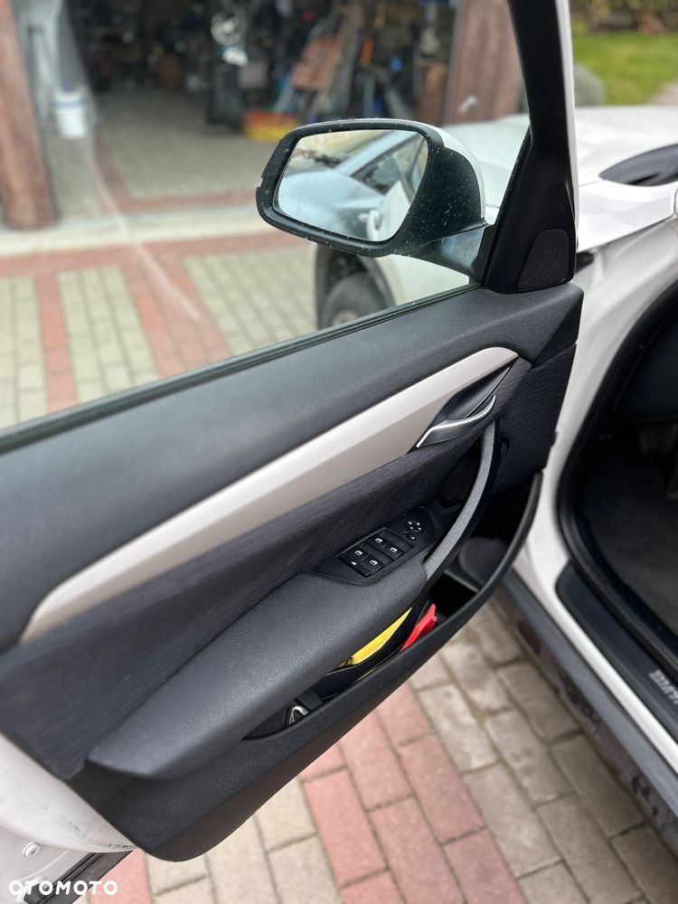 BMW X1 xDrive18d xLine - 23