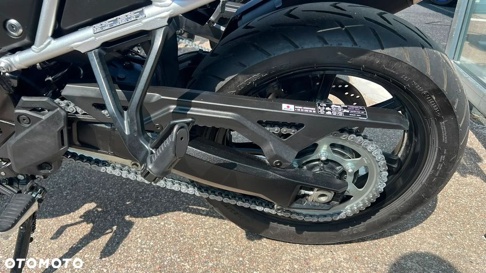 Suzuki V-STROM - 8