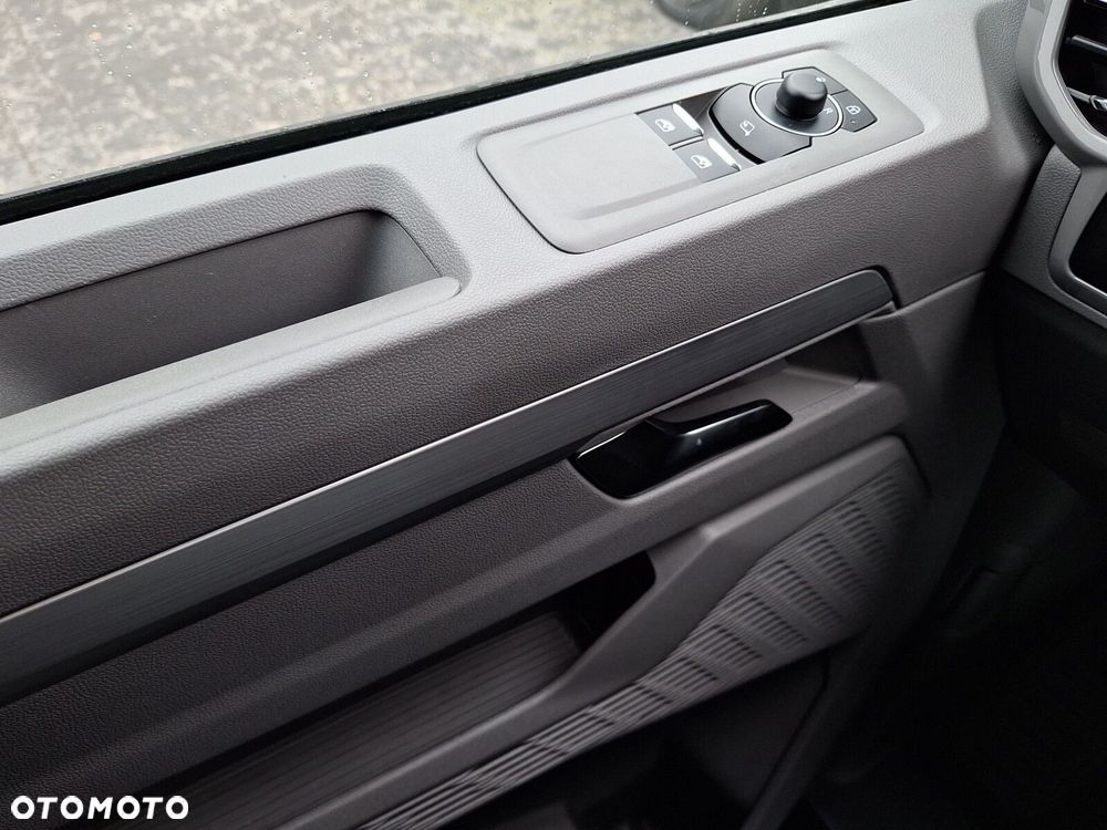 Volkswagen Caravelle - 19