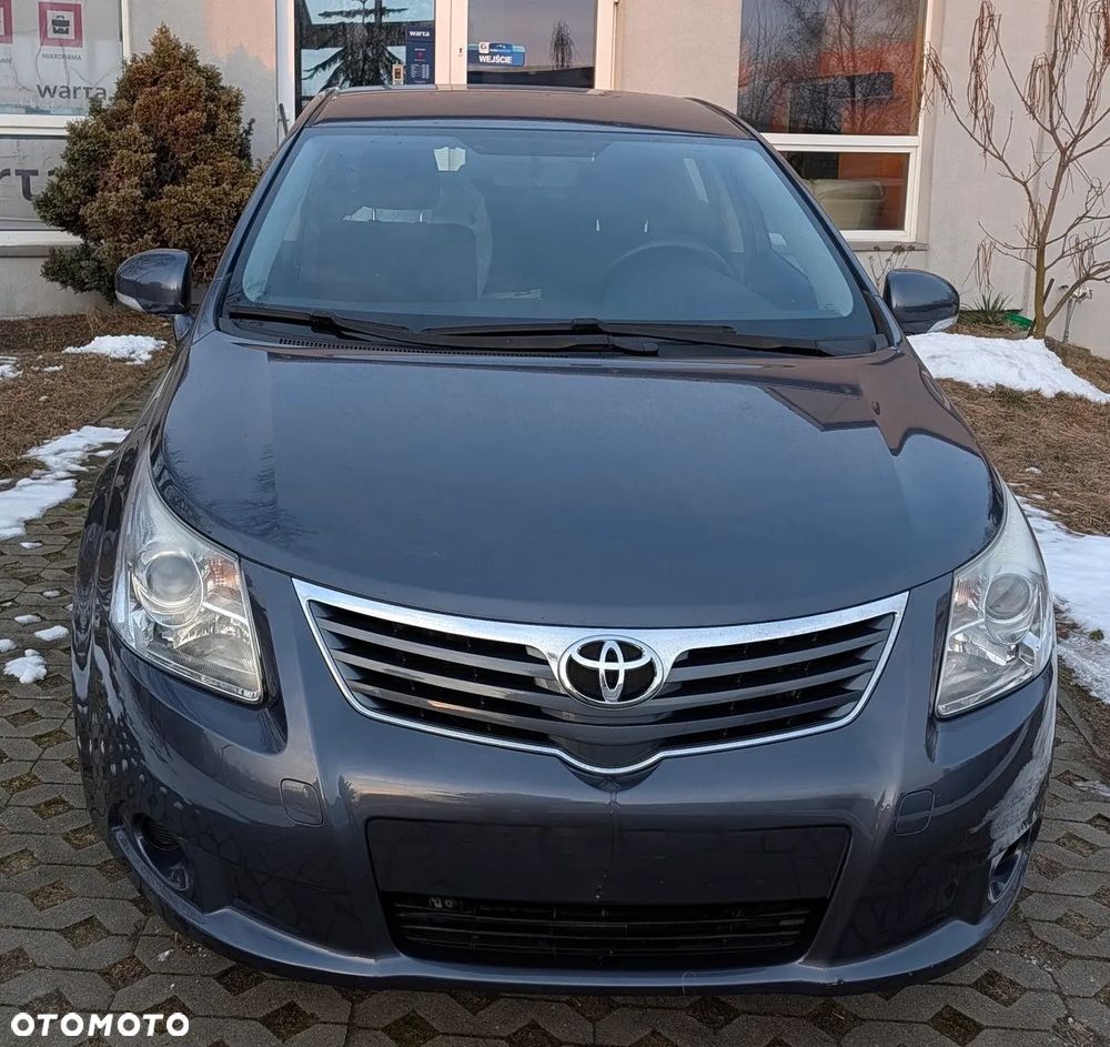 Toyota Avensis 1.6 - 7