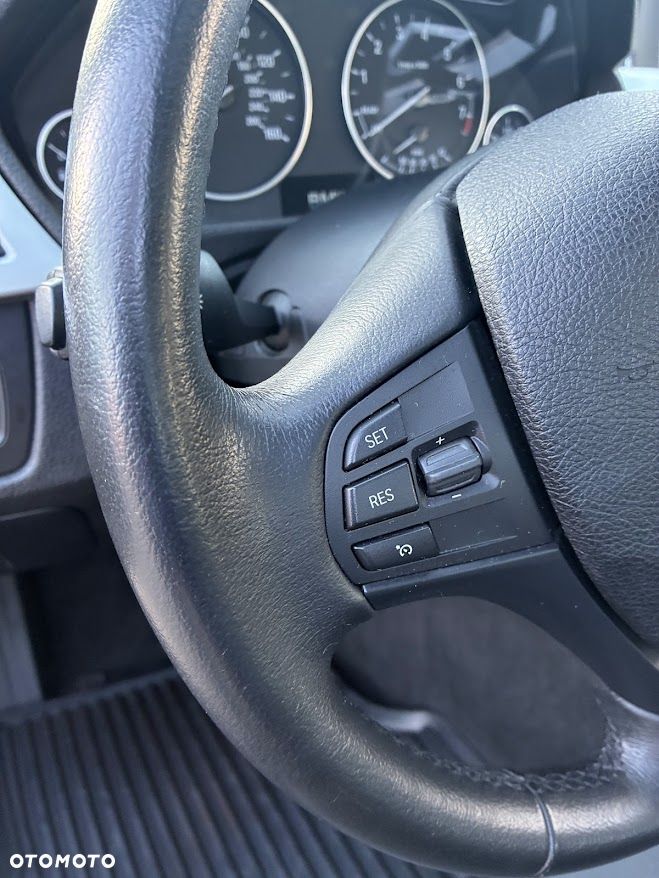 BMW Seria 3 328i xDrive - 12