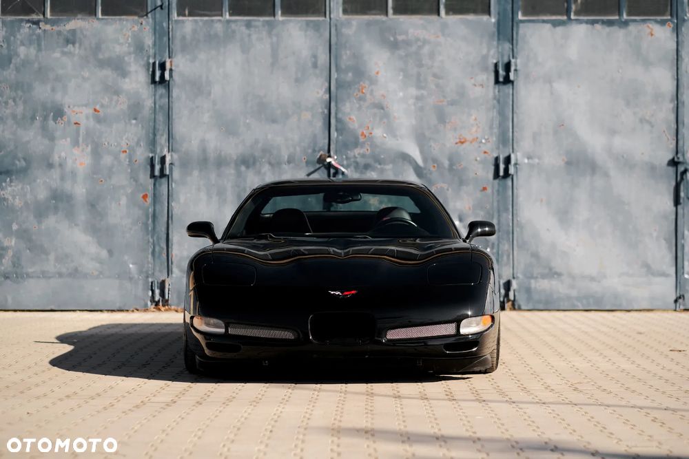 Chevrolet Corvette - 17