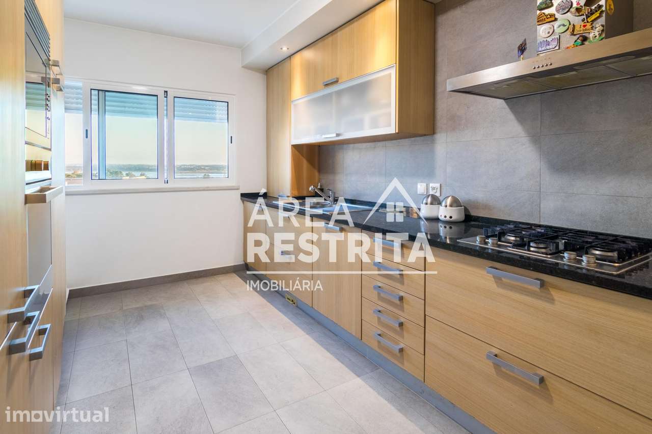 Apartamento T3 num Rc com vista Rio, em Alto do Seixalinho, Barreiro - Grande imagem: 4/47