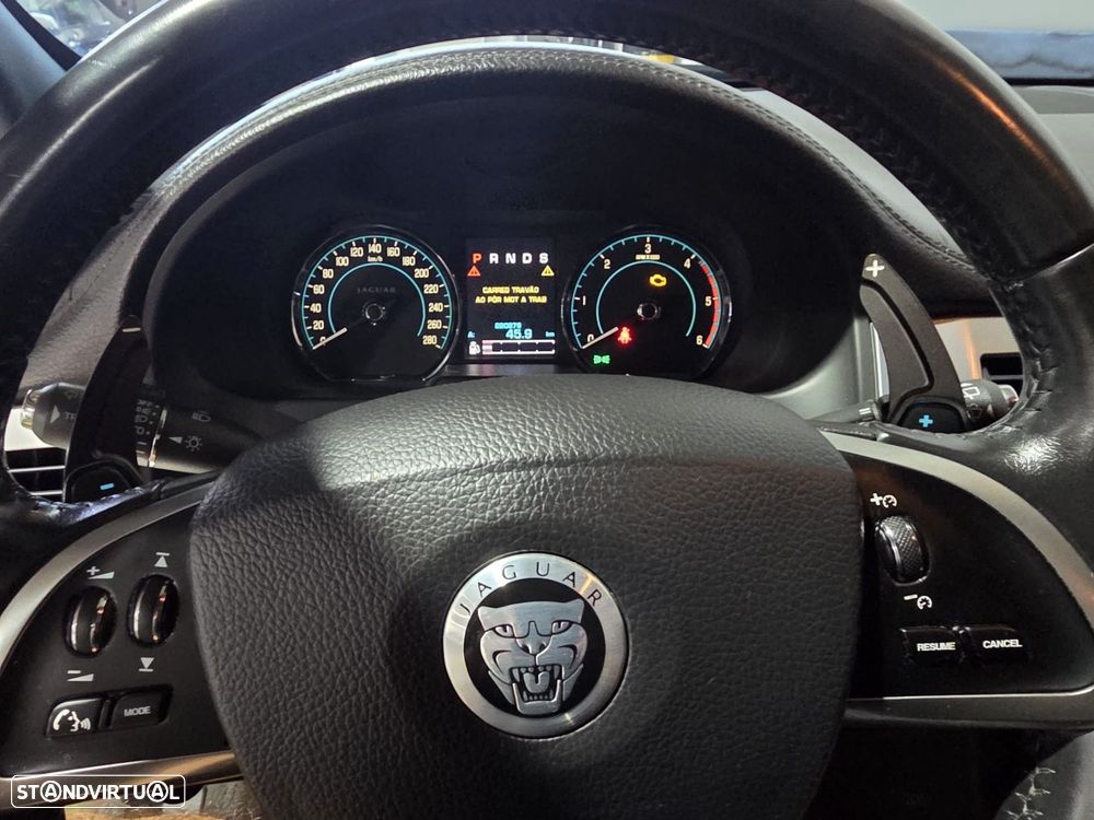 Jaguar XF Sportbrake 2.2 - 12