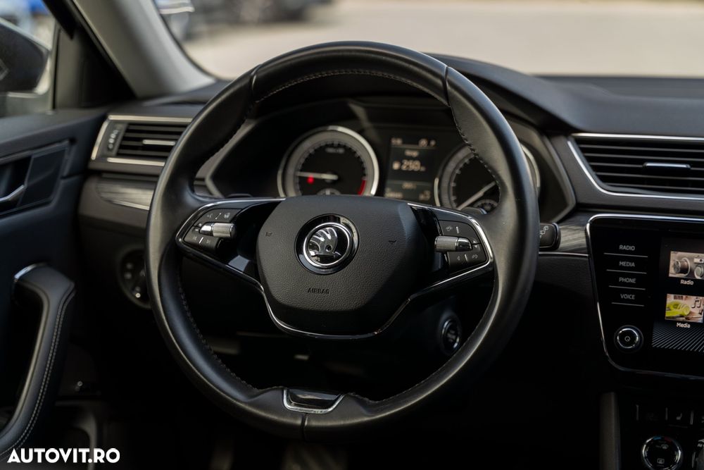 Skoda Superb 2.0 TDI DSG Sportline - 19