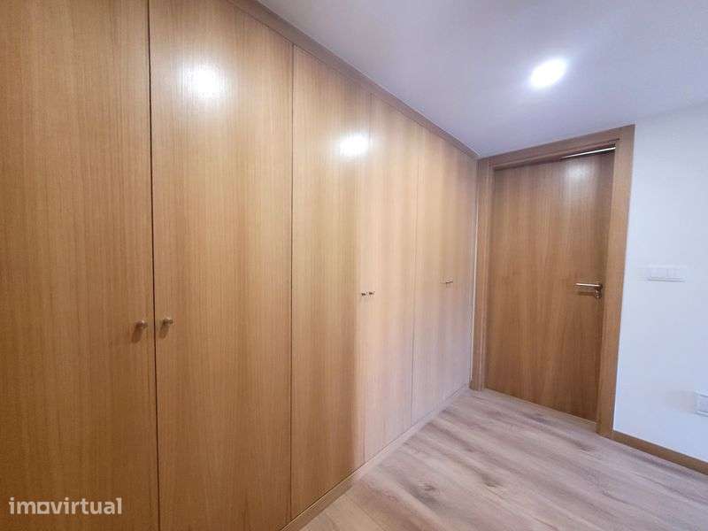 Arrendamento de 1 quarto com wc privativa num apartamento moderno - Grande imagem: 2/4
