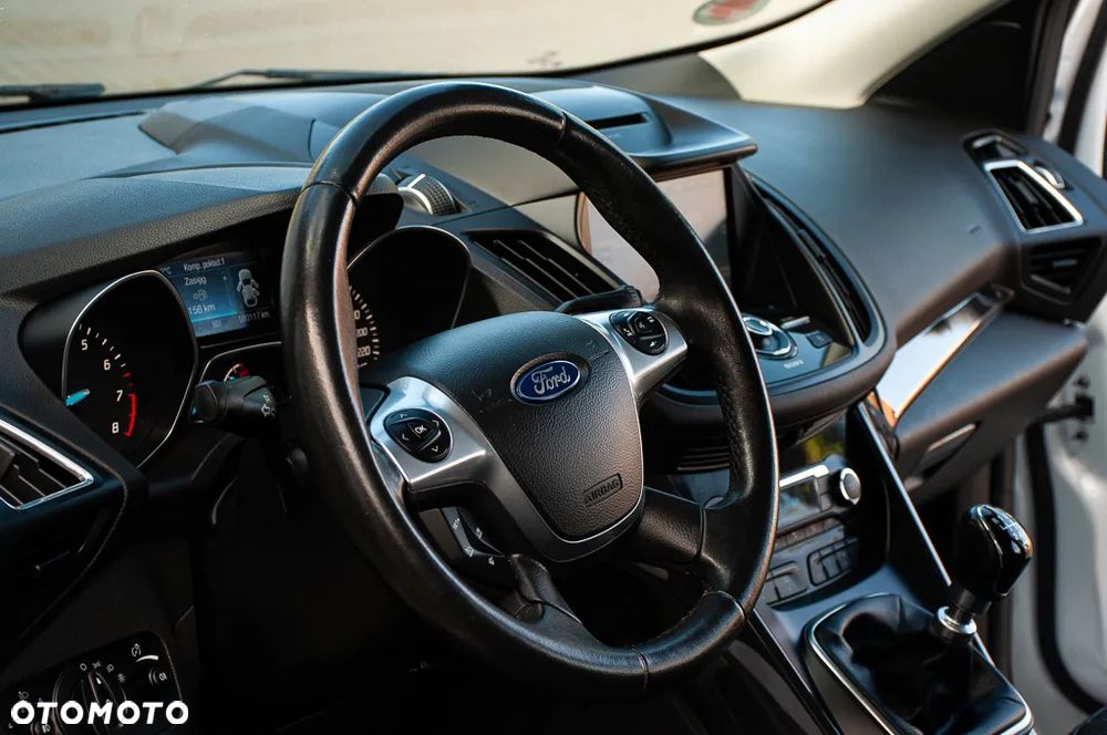 Ford Kuga 1.5 EcoBoost TITANIUM - 28