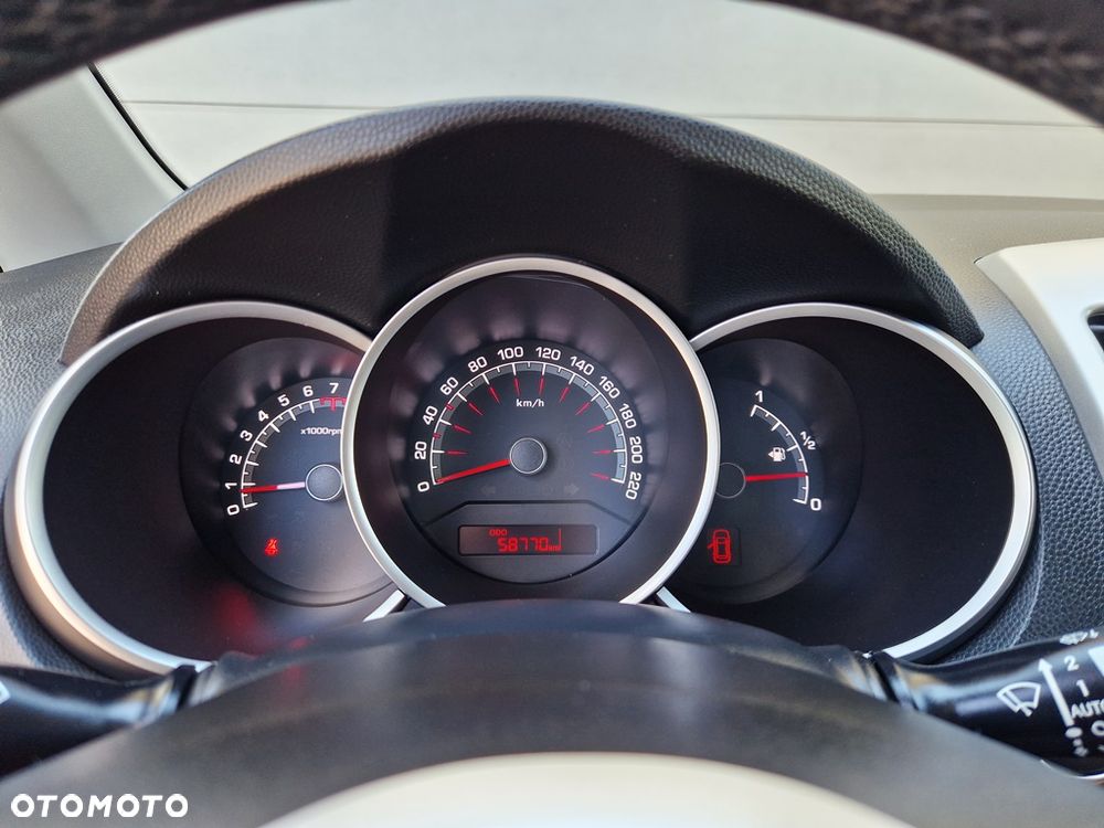 Kia Venga 1.6 CVVT Platinum Edition - 26
