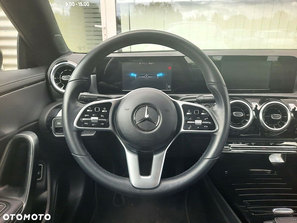 Mercedes-Benz CLA 250 Progressive 7G-DCT - 3