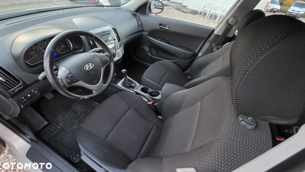 Hyundai i30 1.4 Comfort EU5 - 21