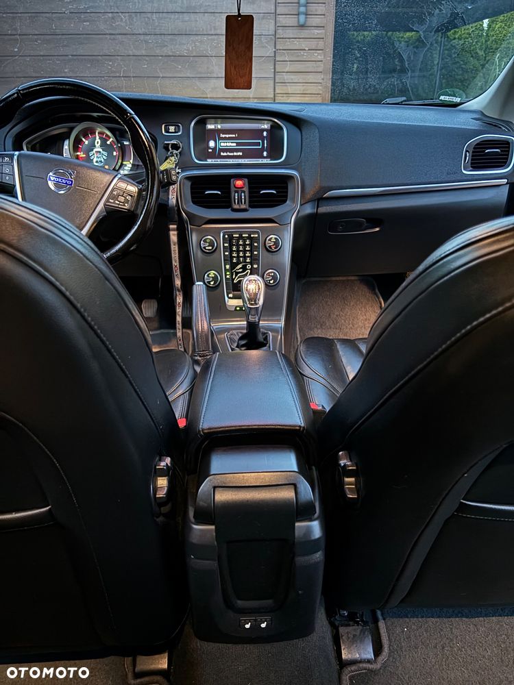 Volvo V40 D2 Summum - 22
