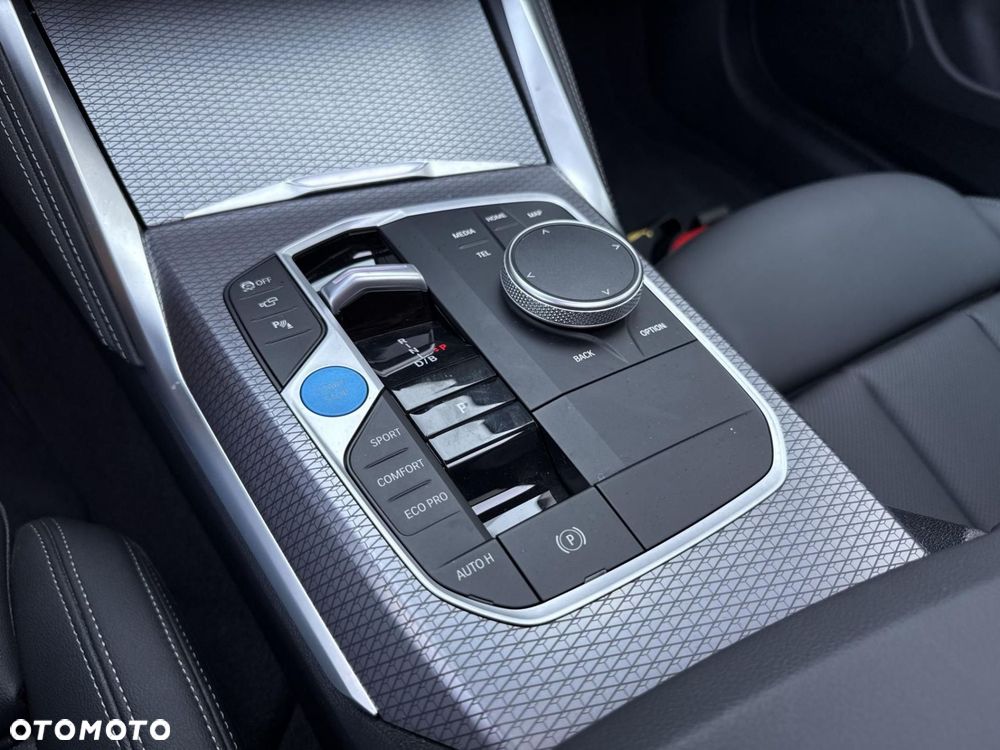 BMW i4 - 14