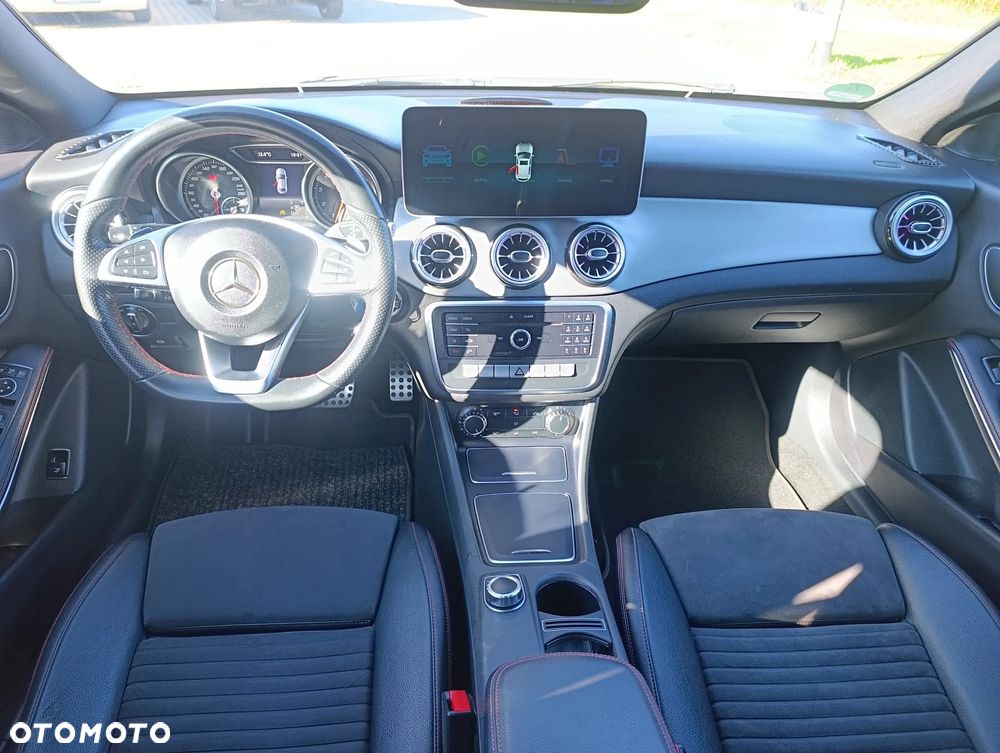 Mercedes-Benz CLA 180 7G-DCT UrbanStyle Edition - 21
