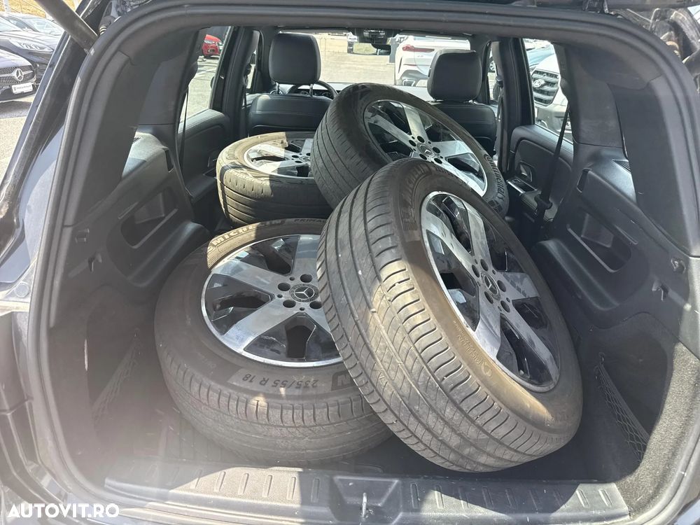 Mercedes-Benz GLB - 21