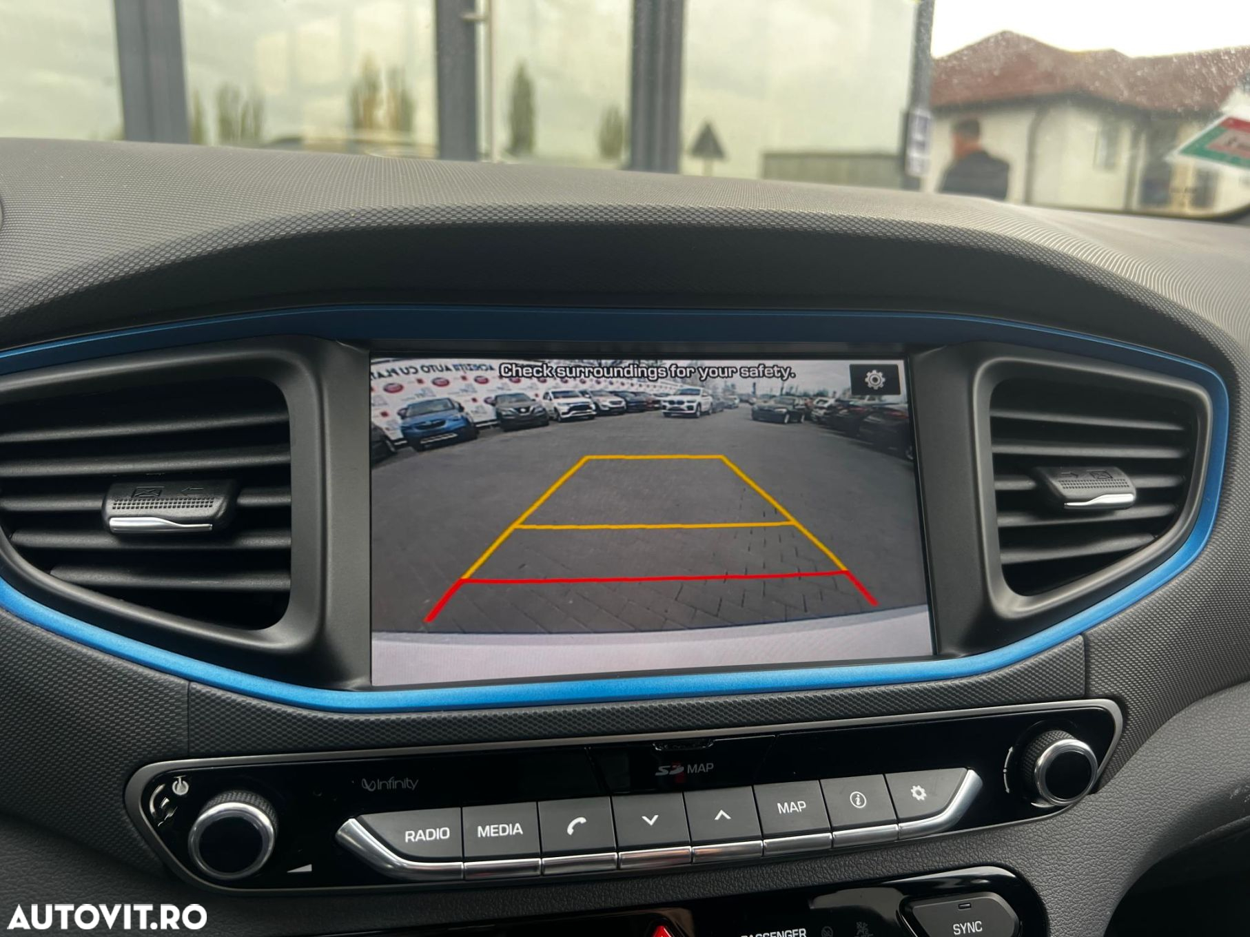 Hyundai IONIQ - 13